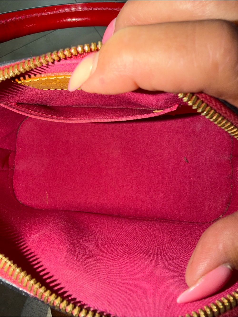 Louis Vuitton Rose Indian mono Vernis Alma BB w strap pre-owned. Still gorgeous - Picture 15 of 15